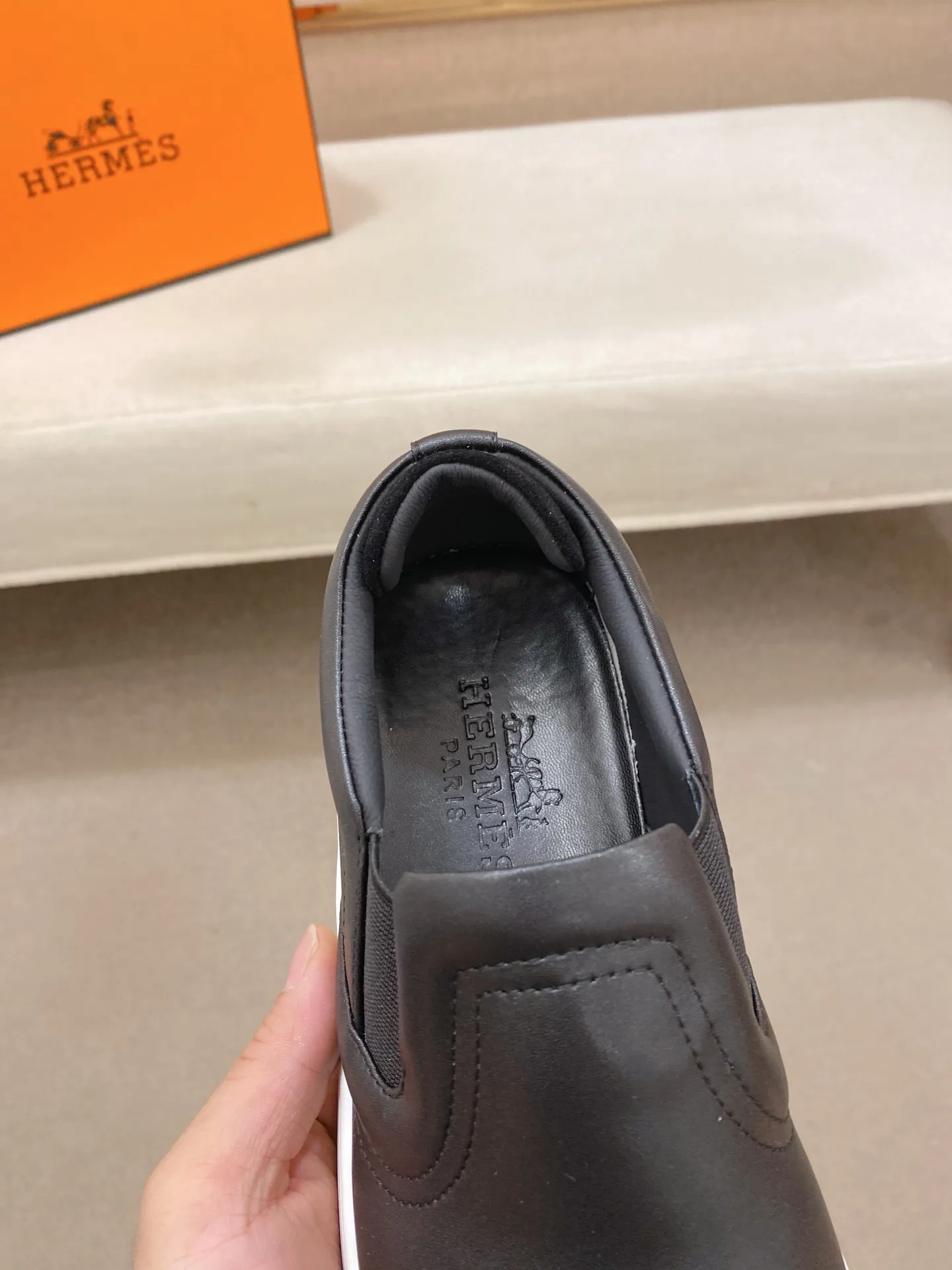 Men's clothing and shoes💰: 442💰《HERMES》【Classic original single version】Hermès; top 🔝purchase agent🔍🔍men's latest 🇺🇸 counter sales simultaneously, imported from Italy original ▲▲cowhide ▲▲ (high-end, nobility, class) ) Exquisite workmanship (Italian 🇮🇹 imported water-dyed 🐂 cowhide lining) sole: original sole provided by the original factory, ⚠️exclusive double-layer activity·TPR·rubber·combined molded outsole; super comfortable·wear-resistant·non-slip·environmental protection The real thing is more beautiful if you take the real thing (high quality, follow the order). You can enter and exit the counter at will * Number of yards: 38-44 (45 can be customized and cannot be returned or exchanged)